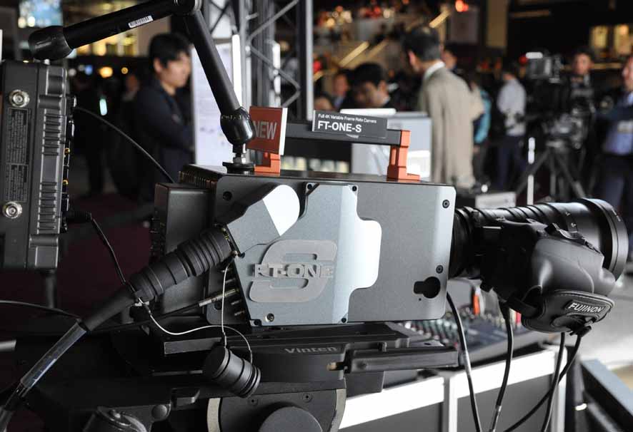 朋栄のFT-ONE-S。小型化しつつ4Kで最大360コマ/秒の撮影が可能
