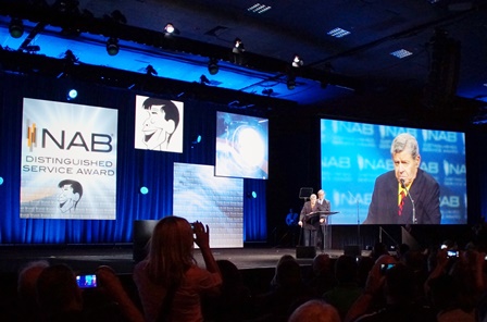 写4:往年の喜劇俳優Jerry Luise氏が NAB Award受賞