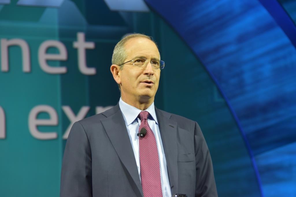 INTXの基調講演で、TWC買収失敗を語るコムキャストのブライアン・ロバーツ会長(撮影:筆者)
