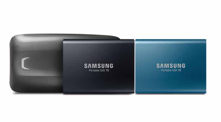 Portable SSD X5(左端)、T5(右2台)